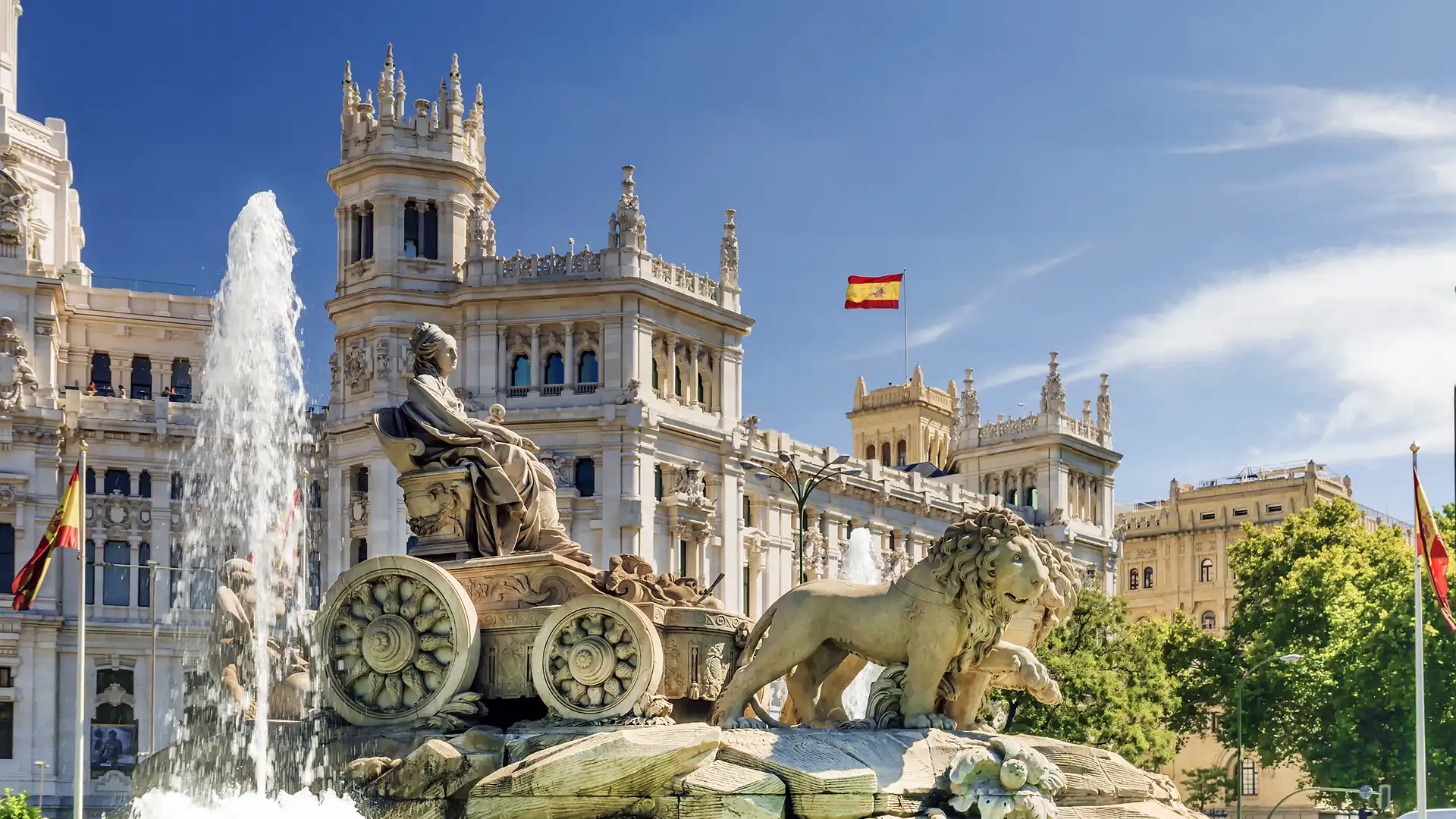 Plaza de España from de city of Sevilla to represent the service of roaming in the country of Spain